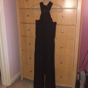 Gorgeous jumpsuit! Too long for my petite frame